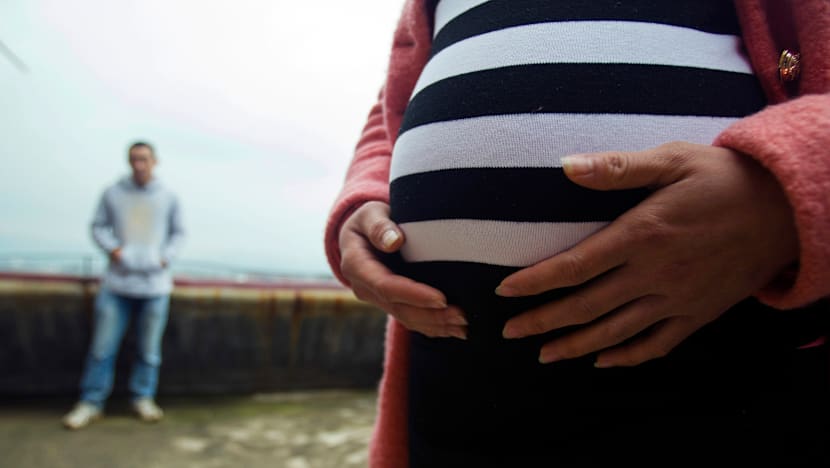 Women who give birth have lower risk of lung cancer: Study