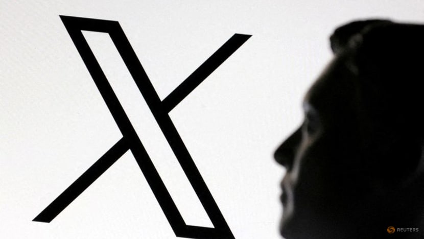 Musk's X down for tens of thousands of US users, Downdetector shows Musk's X down for tens of thousands of US users, Downdetector shows