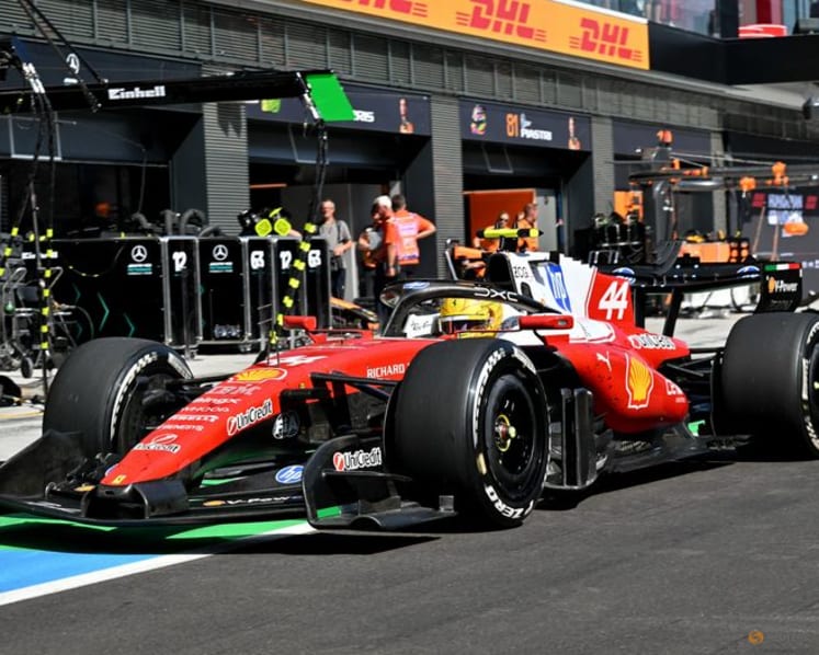 Hamilton questions costly Ferrari pitstop decision