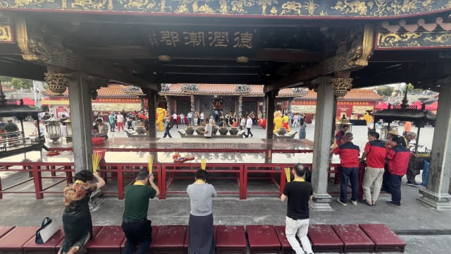 千名本地海外乡亲  随潮安会馆赴潮州古庙祈福凝聚乡情