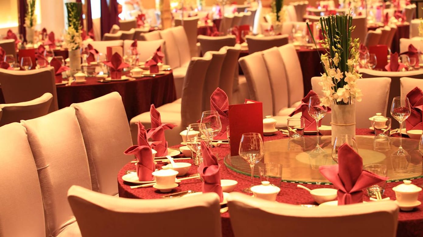 嫌同事红包仅130元 港新娘指倒贴酒席费引热议