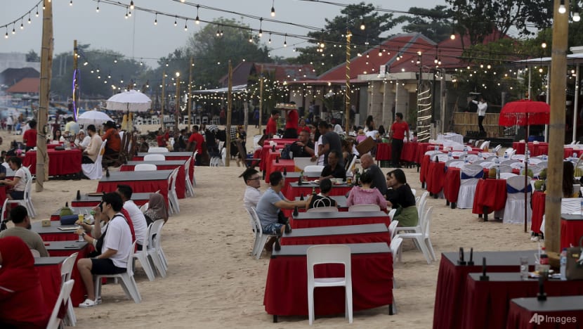 Indonesia urges foreign tourists to continue visiting, says new sex laws not likely to apply to them Indonesia urges foreign tourists to continue visiting, says new sex laws not likely to apply to them