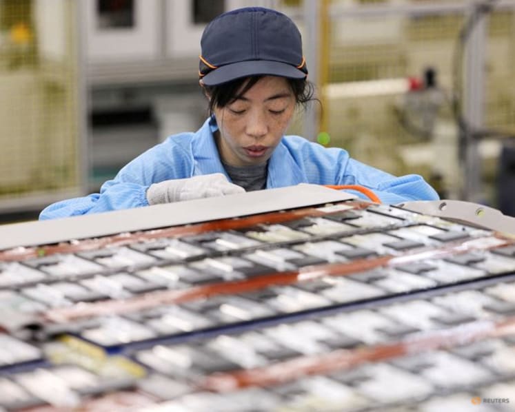 China's May factory activity flat as weak demand slows growth