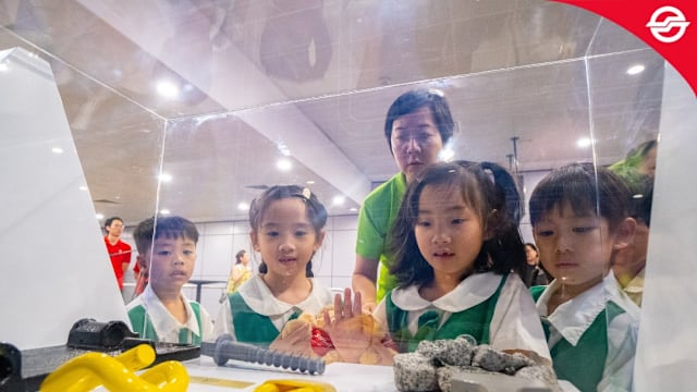 庆世界公共交通日 SMRT办展览