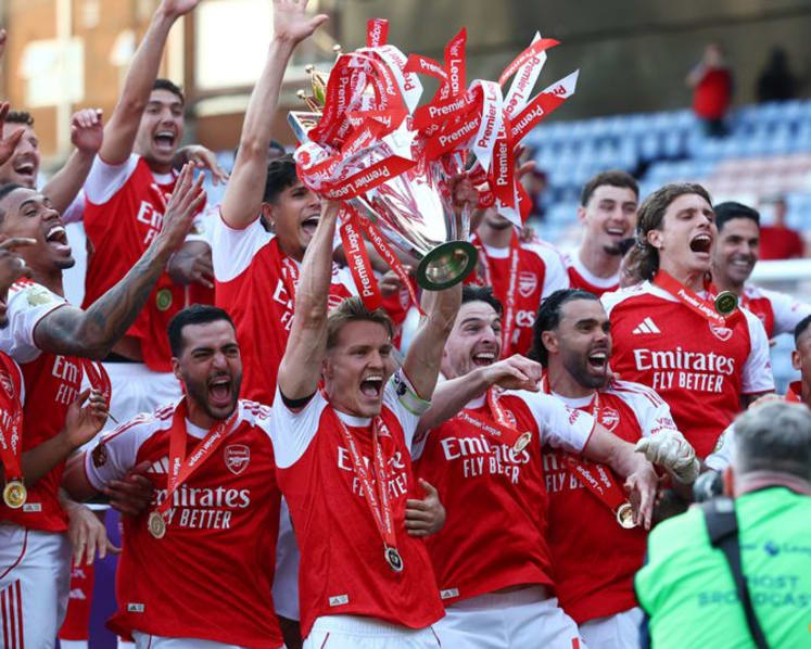 West Ham relegated, Arsenal lift Premier League trophy on emotional final day