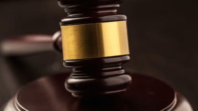 已婚男不满女友另结新欢 将她乱拳致死判监20年