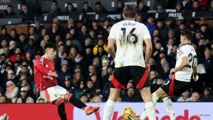 Late Martinez strike earns Man Utd much-needed victory at Fulham