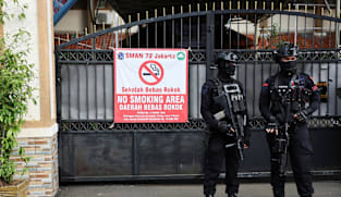 Terduga pelaku peledakan di masjid SMAN 72 turut terluka, jalani operasi