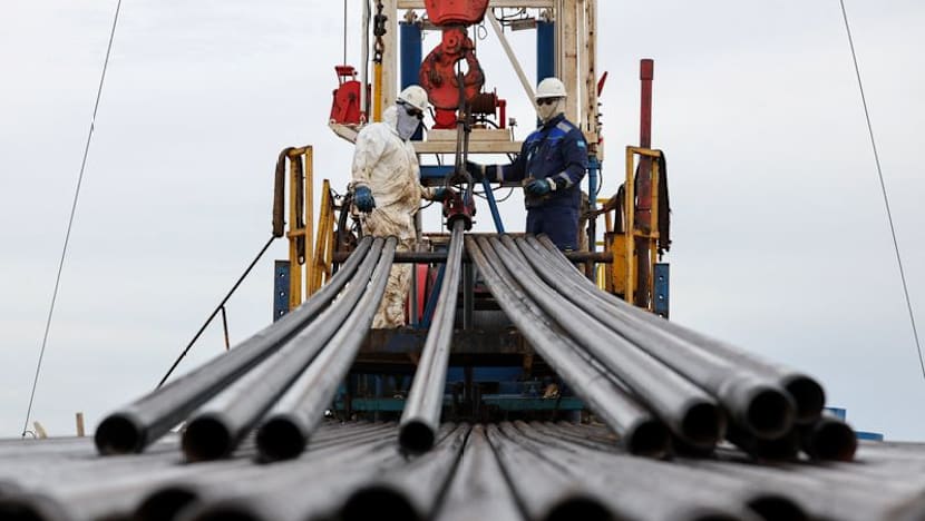 Oil set for weekly gains after US threatens indefinite blockade of Iran