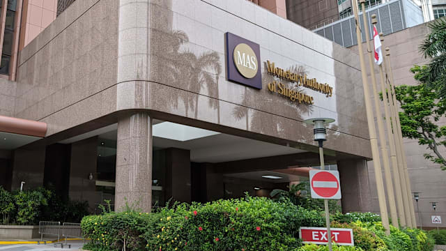涉30亿洗钱案被定罪 两名前银行客户经理被金管局发禁止令