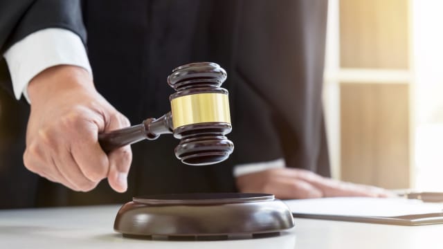 状告女儿逼搬家原告却多次无故缺席审讯 高庭撤销诉讼