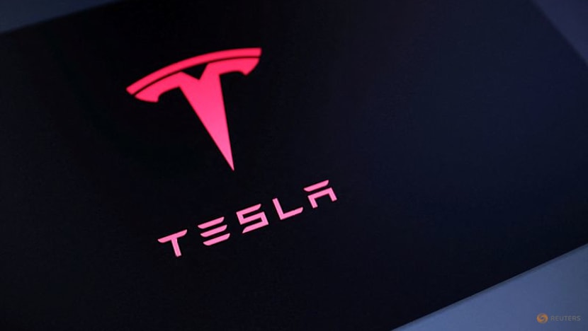 Tesla settles wrongful death lawsuit over crash that killed Florida teenager