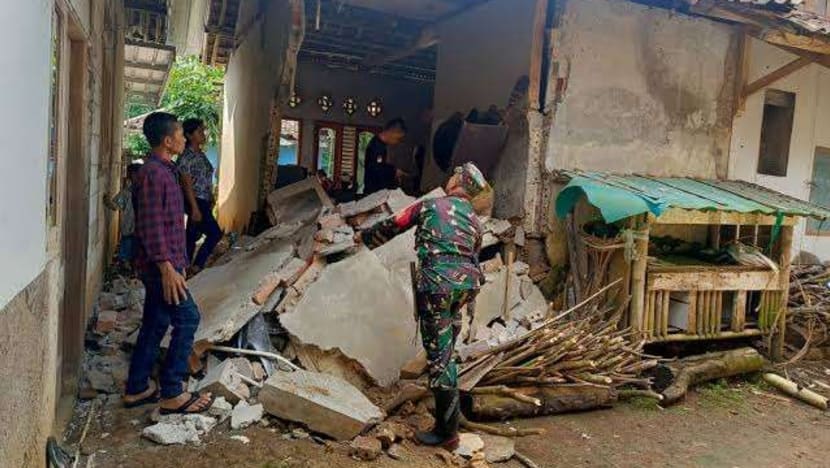 Update Gempa Bandung: 1 orang tewas dan 83 luka-luka Update Gempa Bandung: 1 orang tewas dan 83 luka-luka