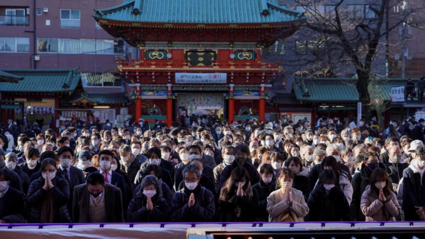 Crowds throng Japanese shrines to pray for good fortune on first business day of 2023 Crowds throng Japanese shrines to pray for good fortune on first business day of 2023