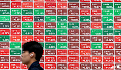 Asian stocks unable to track Wall St higher, yen holds at 40-year low