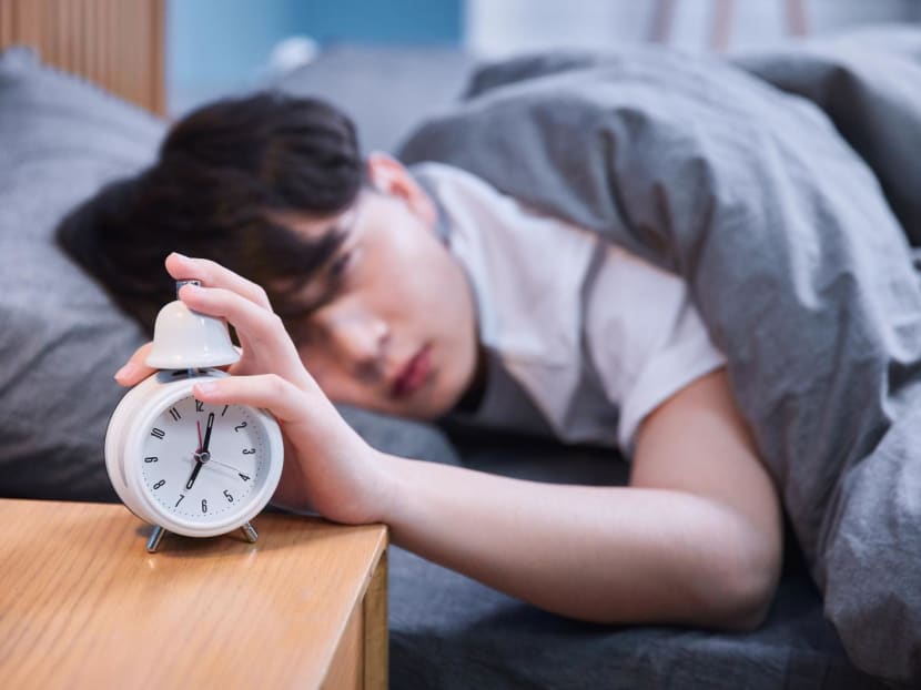 Is it bad to snooze your alarm? Science explains when it helps or harms