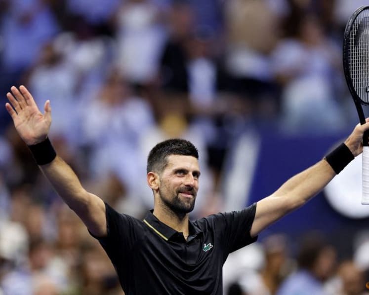 Sabalenka, Djokovic win before Medvedev tirade sparks chaos at US Open