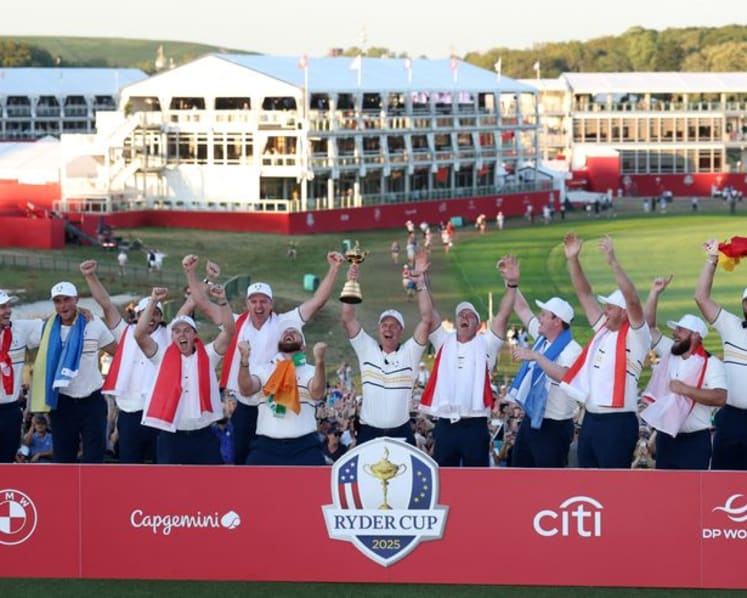 Europe hold off furious US charge to win Ryder Cup