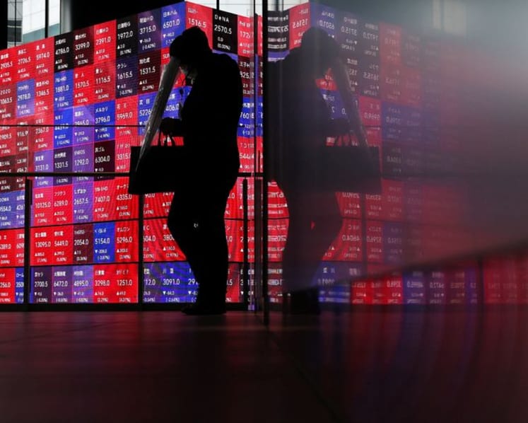 Asia shares surge on tech mood swing, oil retreats 
