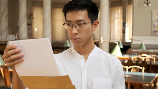 在人生的不同阶段接到裁员通知，你可以怎么做？