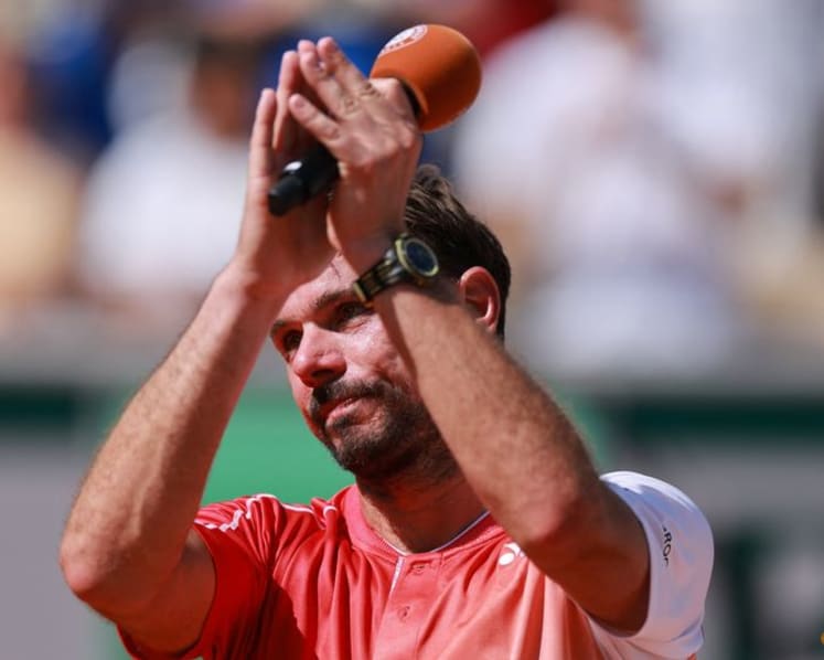 Emotional Wawrinka bows out of final French Open with loss to De Jong