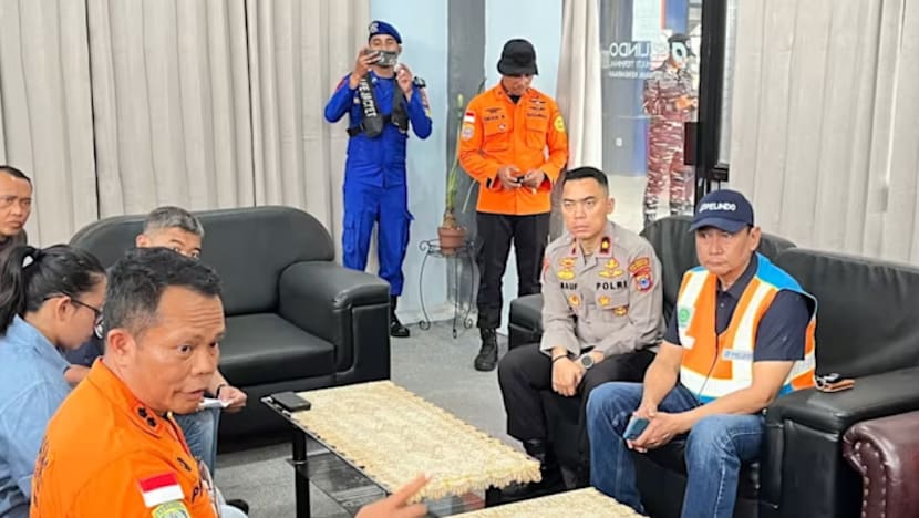Seorang maut, lebih 100 selamat selepas kapal penumpang Indonesia putus hubungan