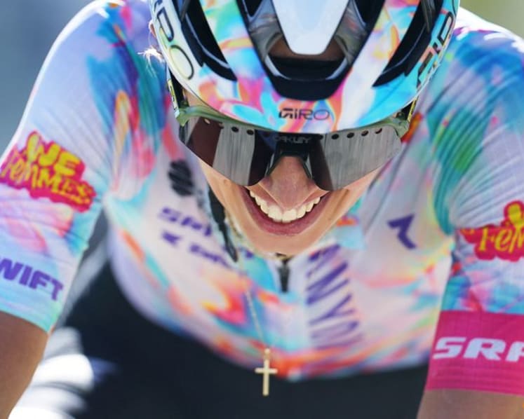 Niewiadoma-Phinney conquers Ventoux to snatch Tour de France Femmes lead