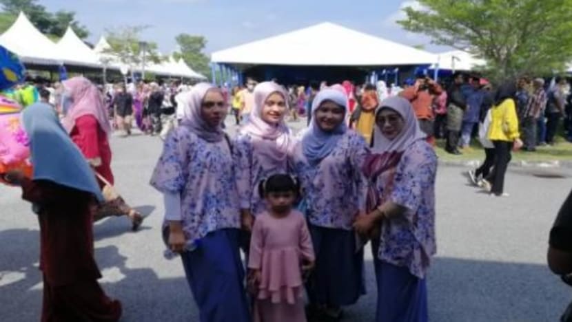 Ibu jahit baju raya 'istimewa' seisi keluarga semata-mata untuk beraya dengan PM Anwar