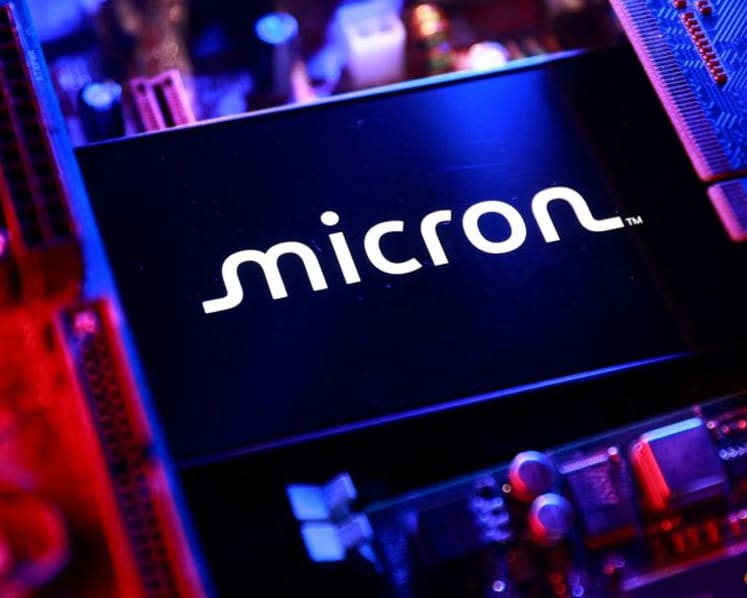 Micron forecasts blowout earnings on booming AI market, shares rise 7%