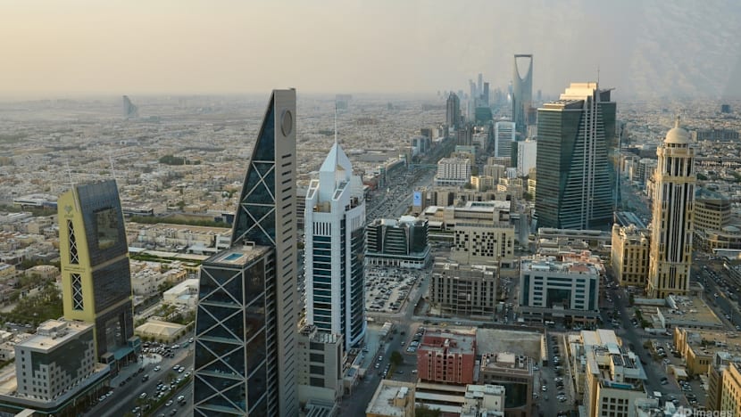 US orders diplomats to depart Saudi Arabia amid Houthi strikes