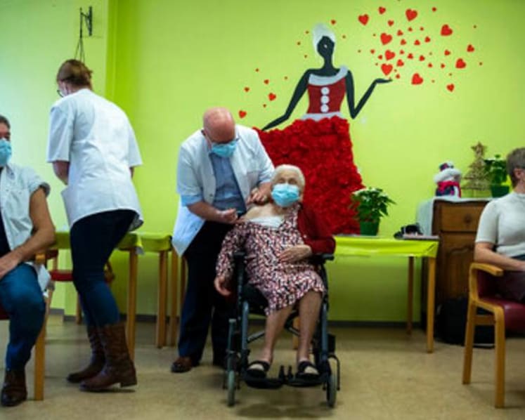 Dutch government under fire for late start with COVID-19 vaccinations