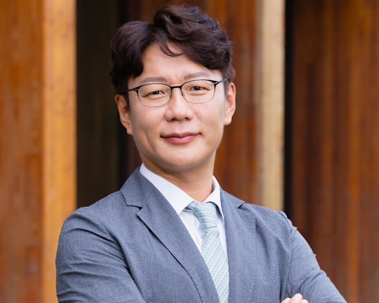 Leading sustainability and transformation in the public sector 