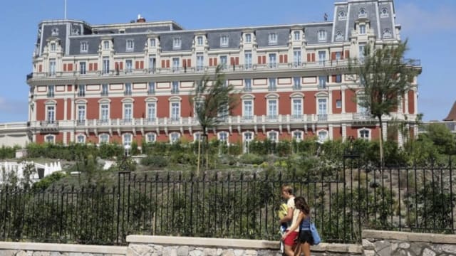 胡萝卜塞屁股霸凌新人 法名厨因旁观惹议丢职