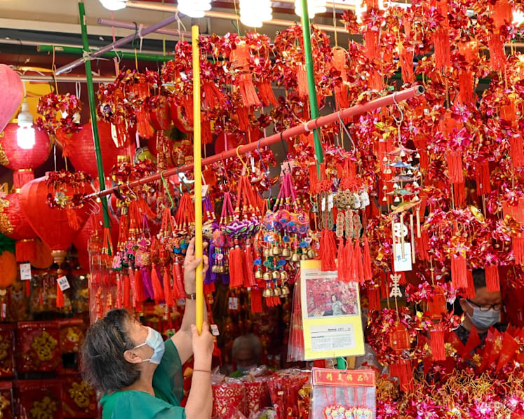 Group sizes for dining in, daily household visits in Singapore to remain at 5 for Chinese New Year