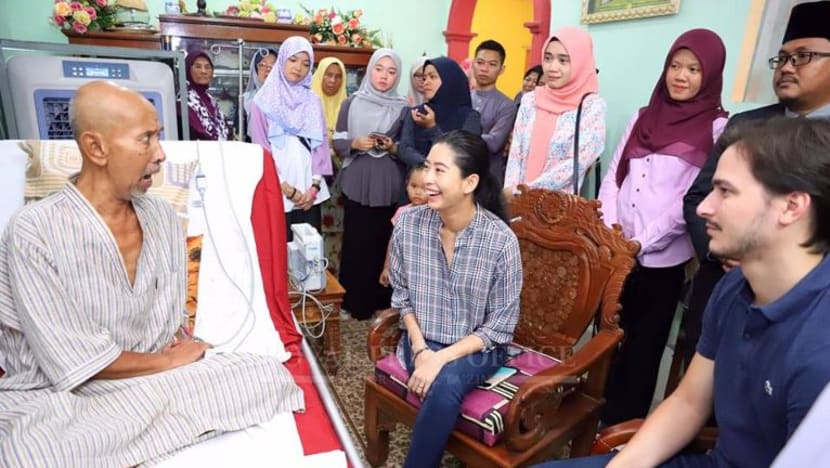 Puteri Johor lawat Zaibo bagi beri sokongan hadapi barah