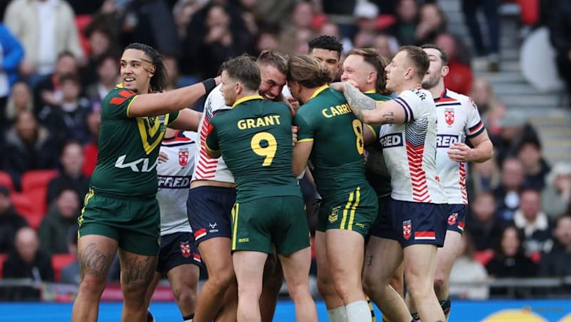 Rugby League-Rampant Australia crush England 26-6 at Wembley