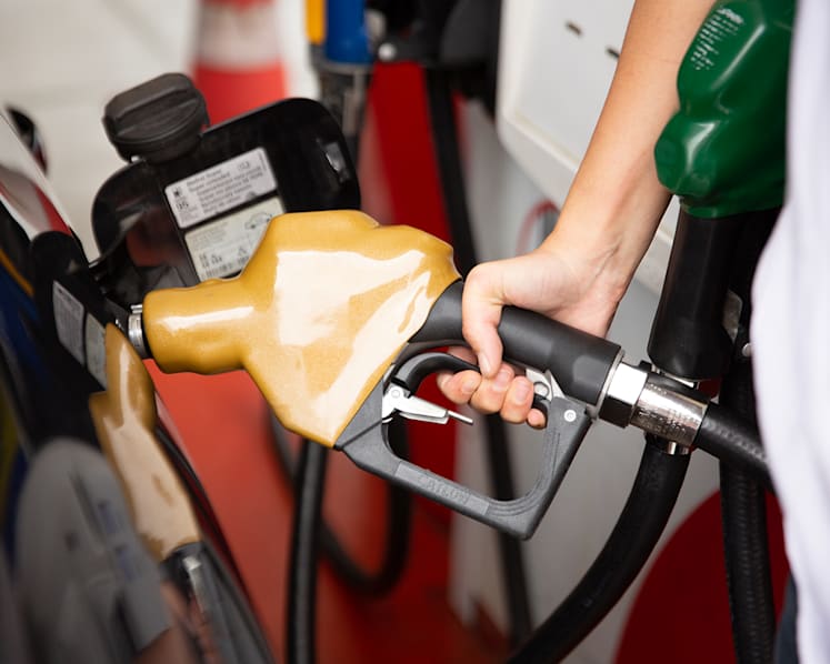 CNA Explains: Why petrol prices will take time to fall to pre-conflict levels 
