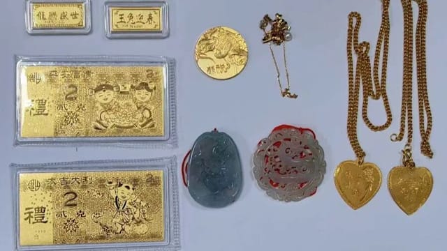 上海女大扫除误扔母逾9万元金饰  幸清洁工拾获保住失物