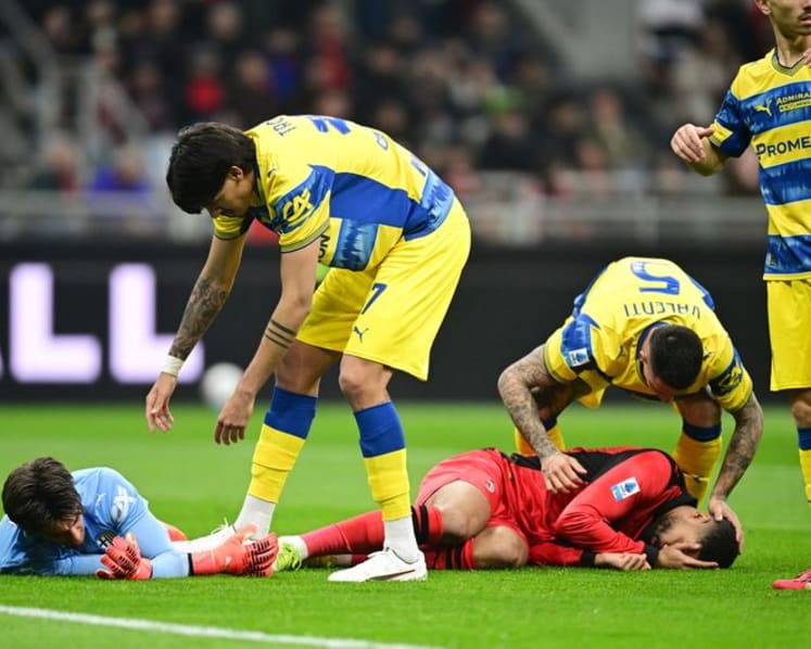 AC Milan's Loftus-Cheek undergoes surgery after jaw fracture
