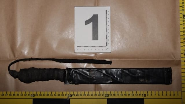 涉嫌当街亮刀威胁三人 青年落网明控携攻击性武器