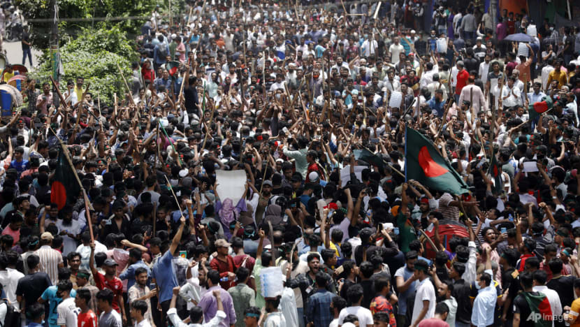 Bangladesh protesters call for march to Dhaka in defiance of curfew Bangladesh protesters call for march to Dhaka in defiance of curfew