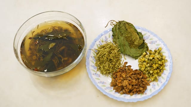 狮城有约 | “红眼症”害你眼睛睁不开？ 中医建议将这些药材煮水敷眼！