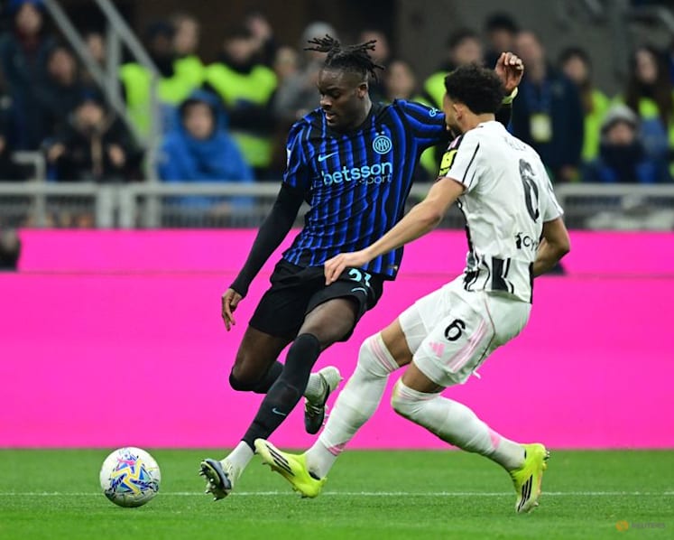 Inter grab last-gasp winner over Juve to move eight points clear at summit