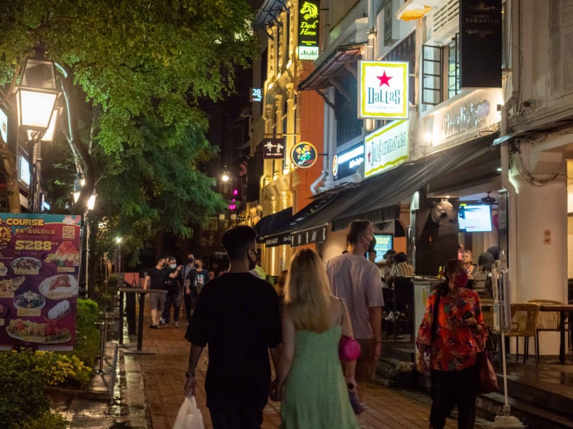 Covid-19: F&B businesses cheer move to lift 10.30pm alcohol ban but worry about manpower shortage Covid-19: F&B businesses cheer move to lift 10.30pm alcohol ban but worry about manpower shortage