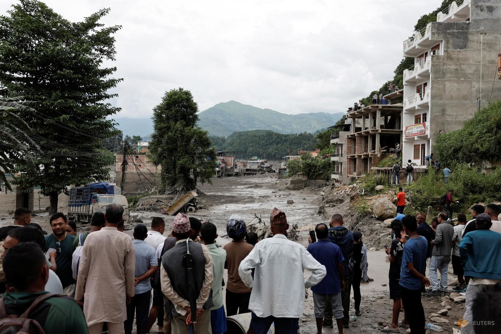 Banjir bandang di Nepal tewaskan sedikitnya 165 orang, tidak tercatat ada WNI