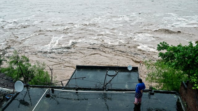 印度北部暴雨成灾 约34人死亡