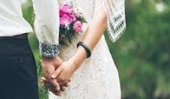 தாயைத் திருமணத்துக்கு அழைக்காத ஊழியர் பணிநீக்கம்!