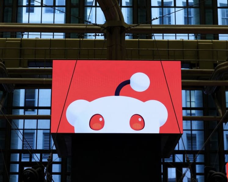 Reddit forecasts strong revenue as AI tools drive ad sales