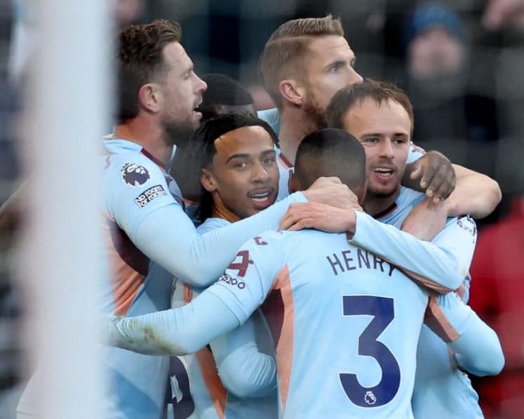 Parker proud in defeat after Burnley's fightback ends in 4-3 loss to Brentford