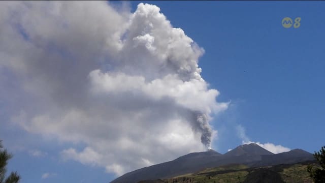 意大利火山再度喷发 西西里岛机场多趟航班受阻